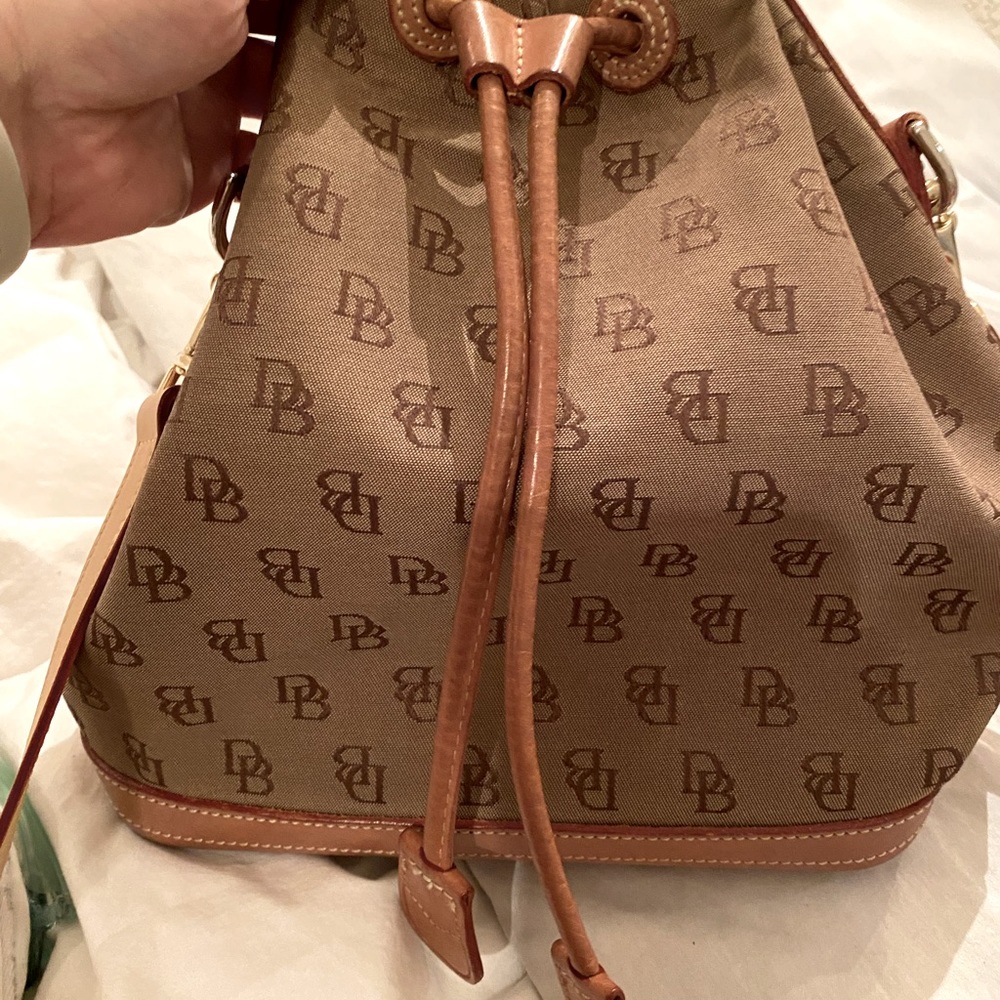 Dooney & Bourke cinch closure shoulder bag